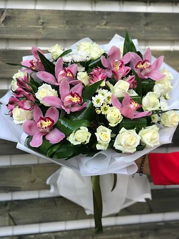 Букет цветов из: Розы и Хризантемы в Бородинский Тульская область